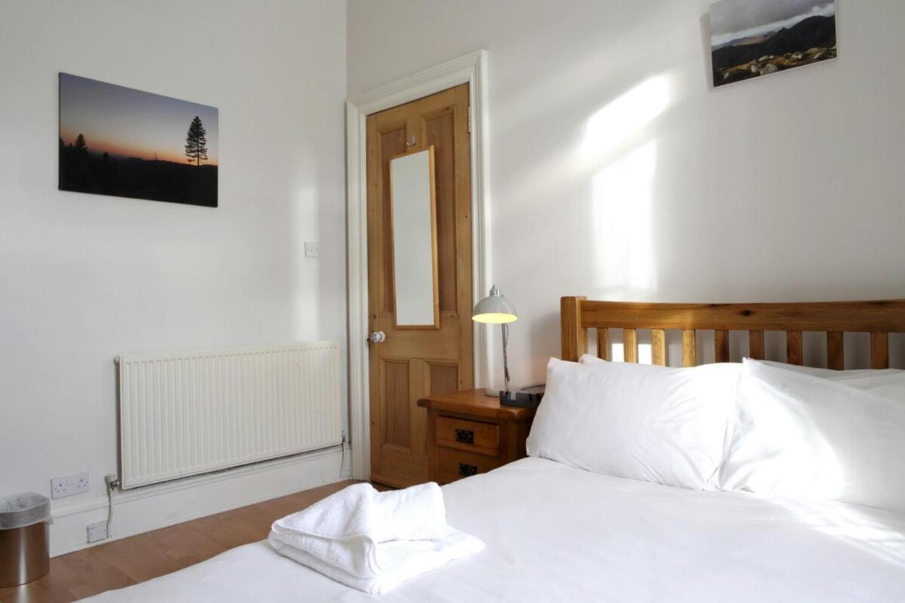 Central And Spacious 2 Bedroom Flat With Garden EDI Exterior foto